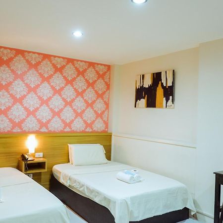 מנילה Hotel Juliano מראה חיצוני תמונה