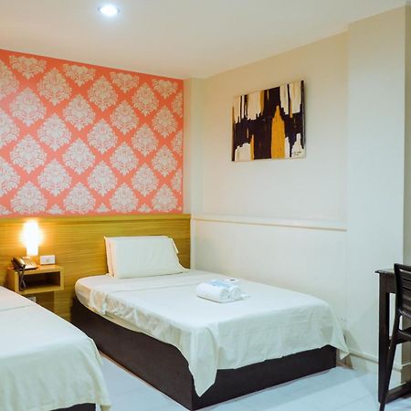 מנילה Hotel Juliano מראה חיצוני תמונה