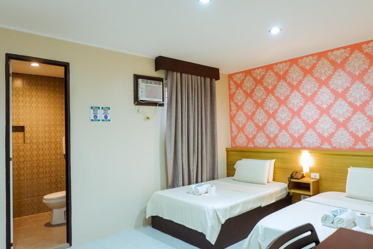 מנילה Hotel Juliano מראה חיצוני תמונה
