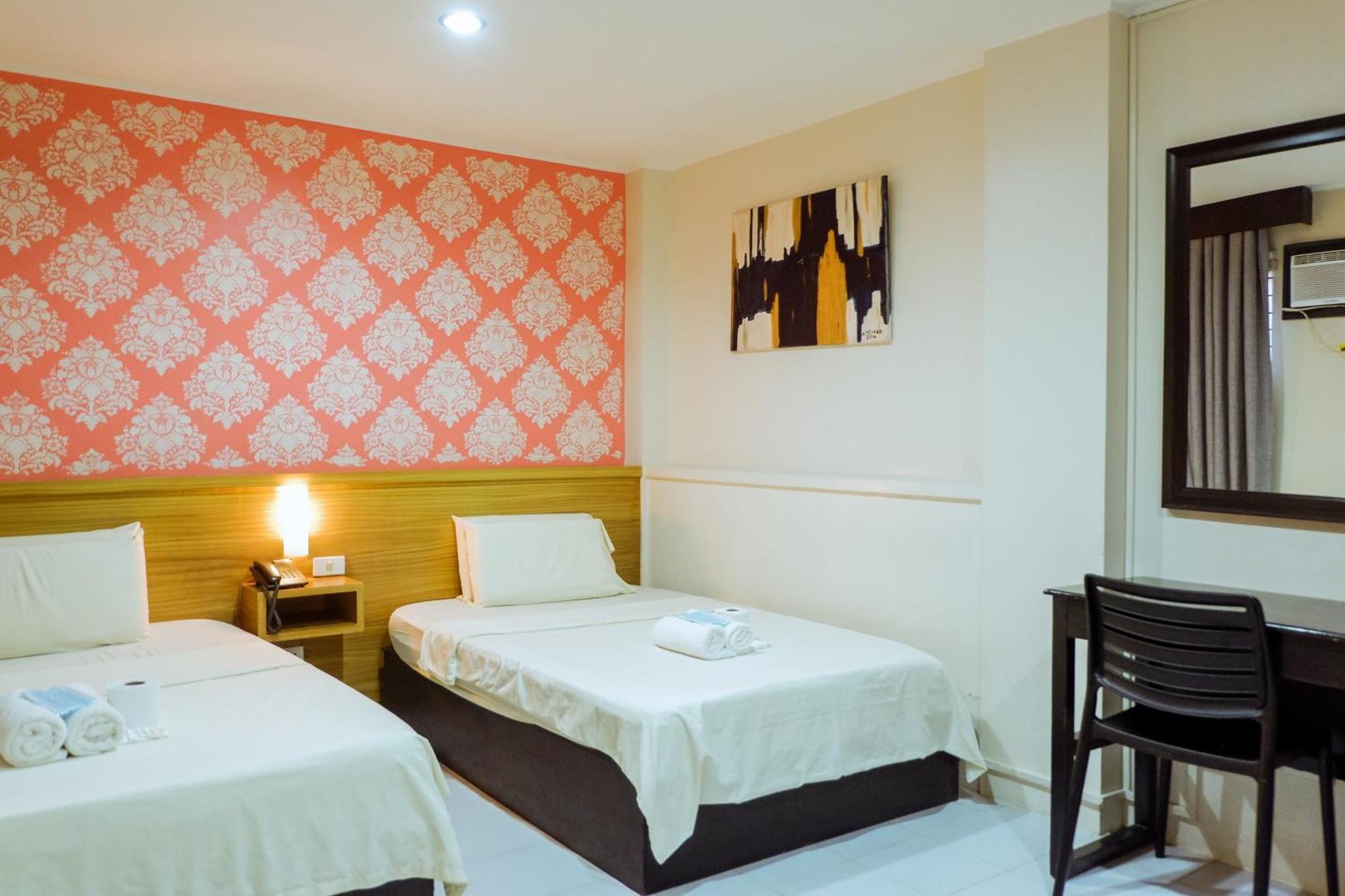 מנילה Hotel Juliano מראה חיצוני תמונה